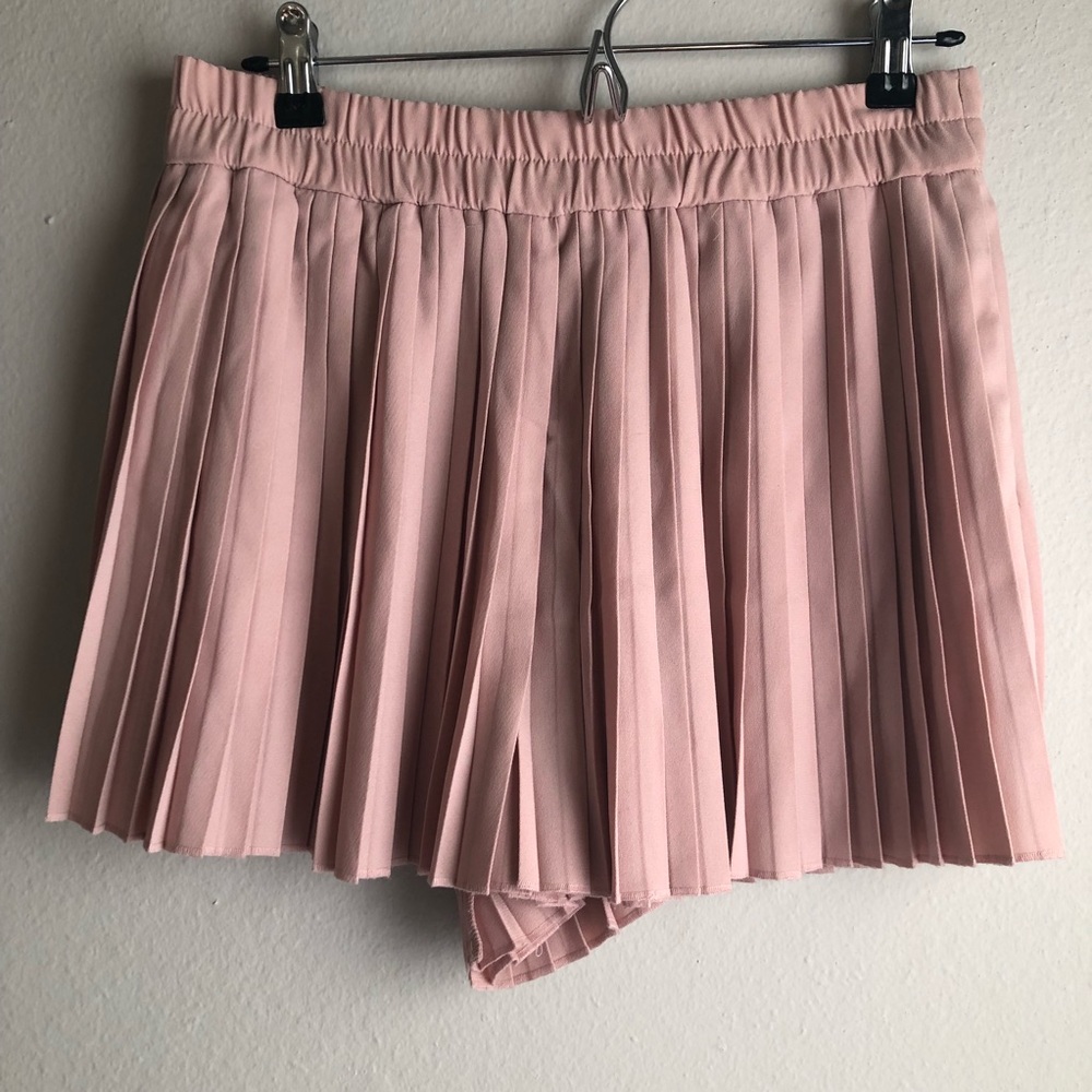 Leith Pleated shorts